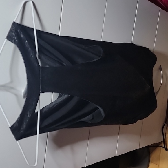 Tank - Picture 3 of 4